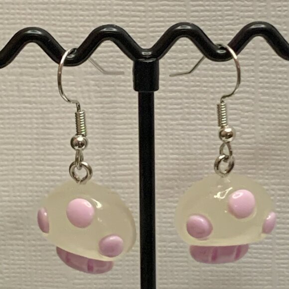 Mushroom Earring, Mario Earring, Gift Idea, Anime Earring, Silly Earring - Picture 5 of 5